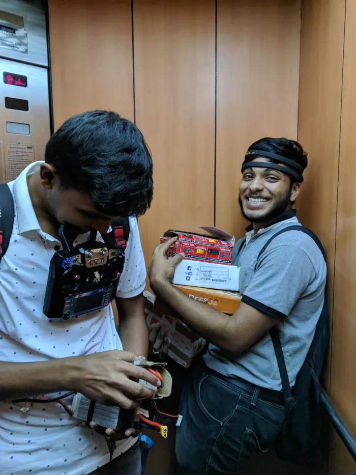 కాంబాట్ రోబో మీద పని