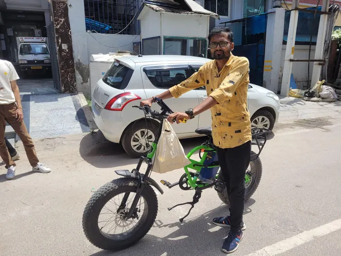 MVP ఈ-బైక్‌తో ఒక రైడర్