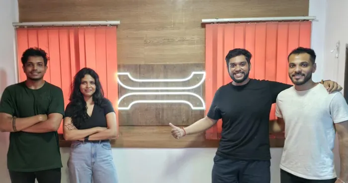 కొత్త ఓఖ్లా ఆఫీస్‌లో నలుగురు వ్యవస్థాపకులు